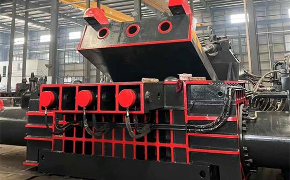 スクラッププレス機